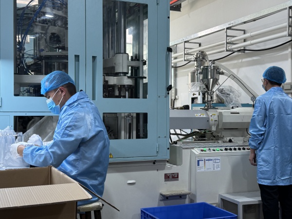 日本进口一步法自动吹塑成型机